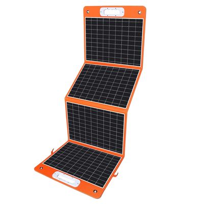 Carregador de painéis solares dobráveis para acampamento 155 * 40cm Desdobrado 100W 23% de eficiência monocristalino