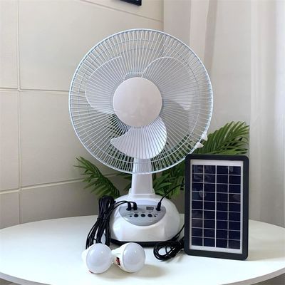 Popular 12 polegadas de carregamento solar Ventilador de mesa com painel e luz LED